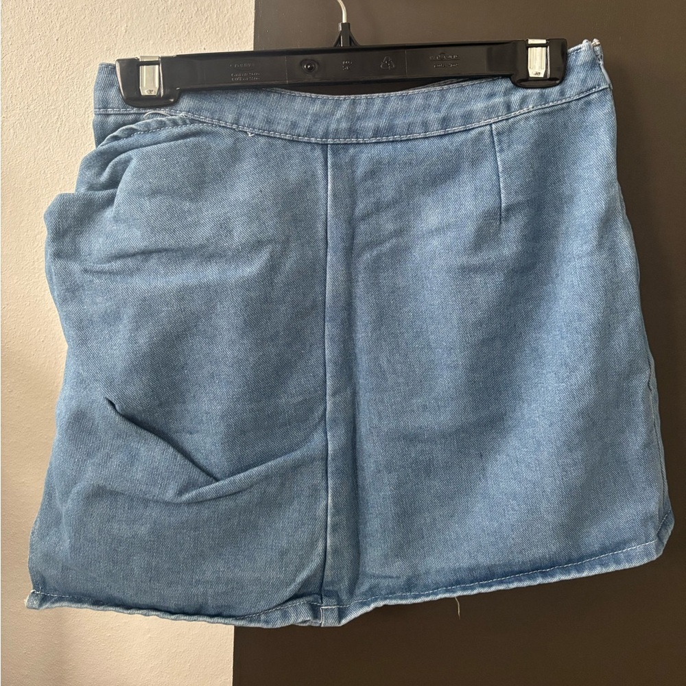 SHEIN Light Wash Denim Wrap Skort with Large Side Bow Detail - Size Medium - Picture 3 of 4